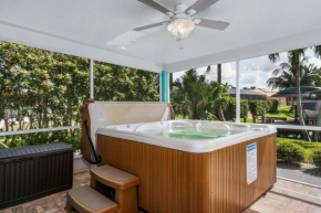 Coastal Villa with direct Gulf Access, Kayaks, Paddleboard and Spa - Villa Jaclyn - Roelens Vacations